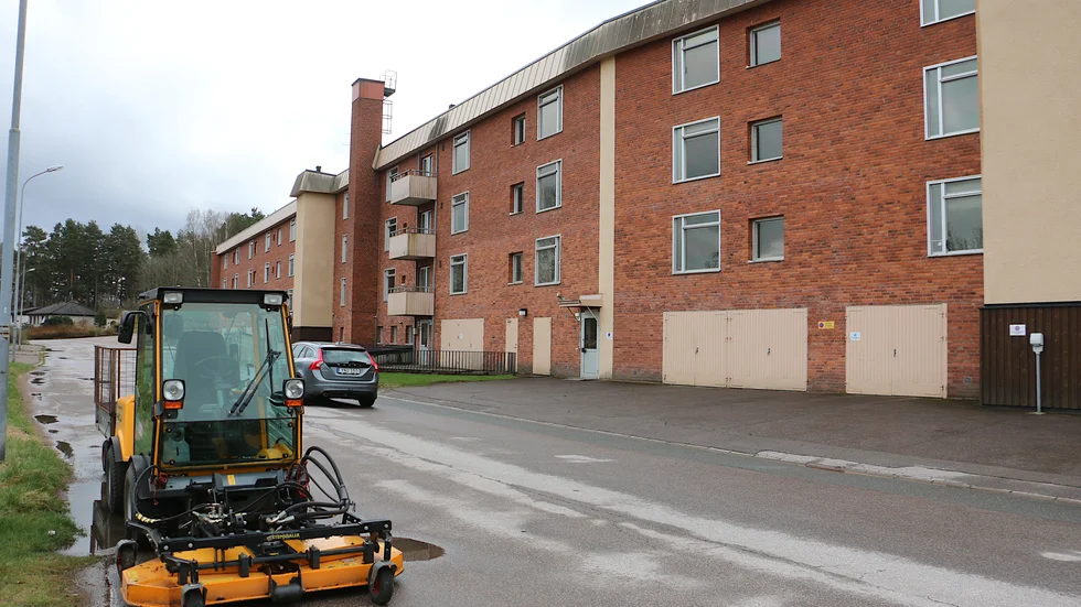 Debattören menar att de fastigheterna på Bastugatan i Virserum ska ses som en resurs för samhället.