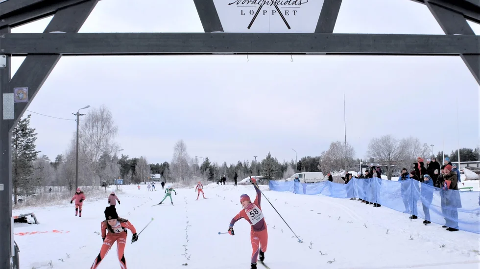 Nordenskiöldssprinten innehöll många tuffa dueller ända in på mållinjen, som när Ebba Stina Rimpi vann sin klass.