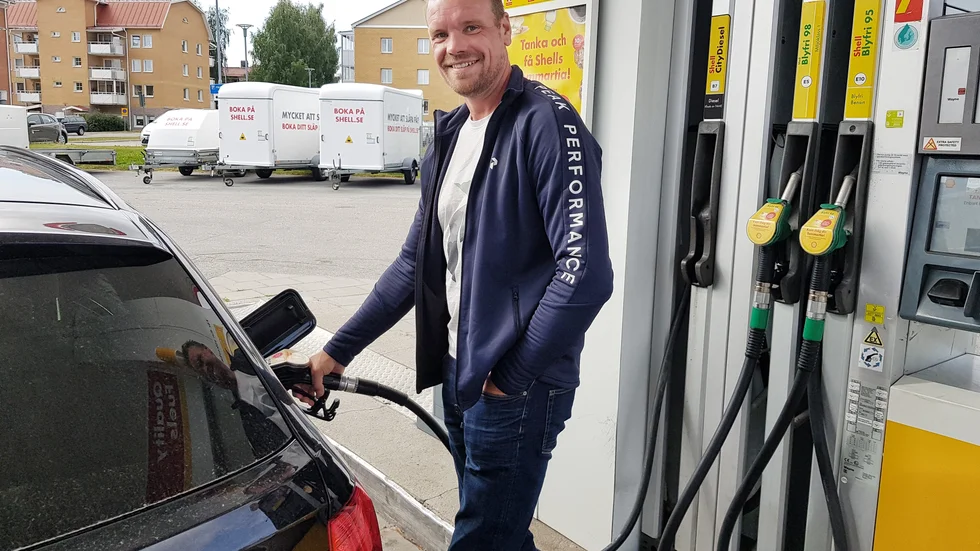 "Inte är det bränslet man ska jaga, jag tycker bilindustrin har fått ta alltför mycket", säger Andreas Sundkvist.