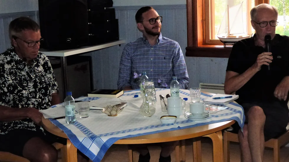 Janne Sparrman, samtalsledare och debutförfattarna Anders Salander och K-G Bergström samtalade kring sina böcker och sitt författarskap.