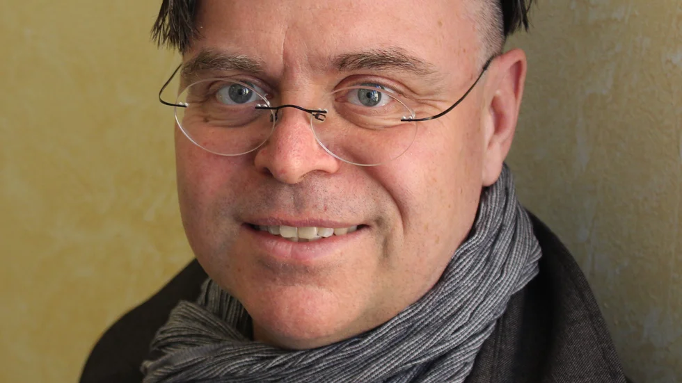 Andreas Önnerfors är professor i idé- och lärdomshistoria vid Uppsala universitet. Han säger att det är ovanligt att vårdpersonal uttrycker konspirationsteorier. 