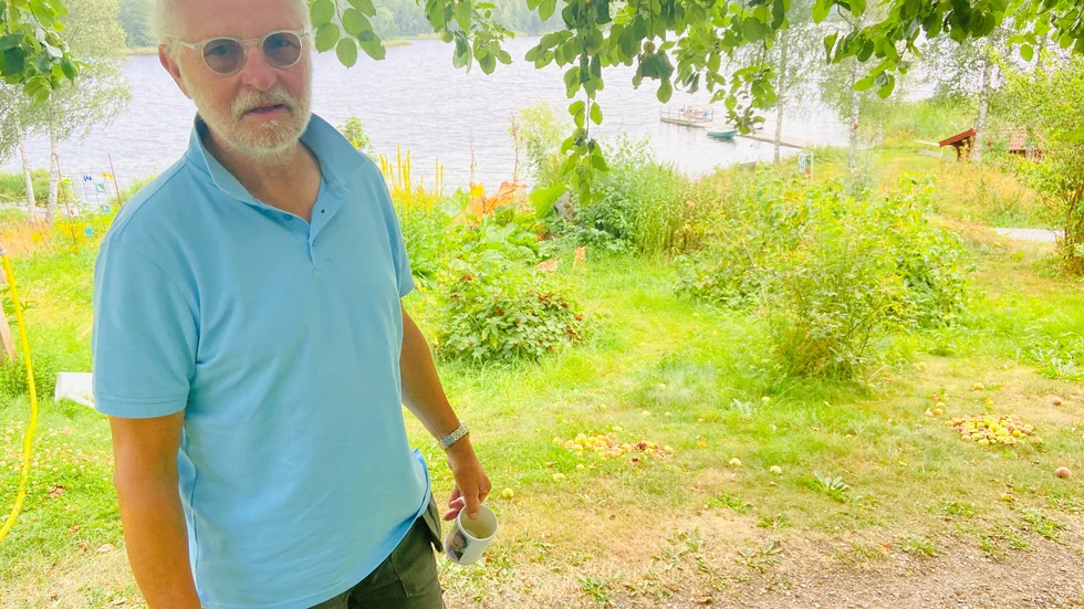 Rolf Brunell är utbildad jurist men har arbetat bland annat som chef för barn- och utbildningsförvaltningen i Eskilstuna kommun.