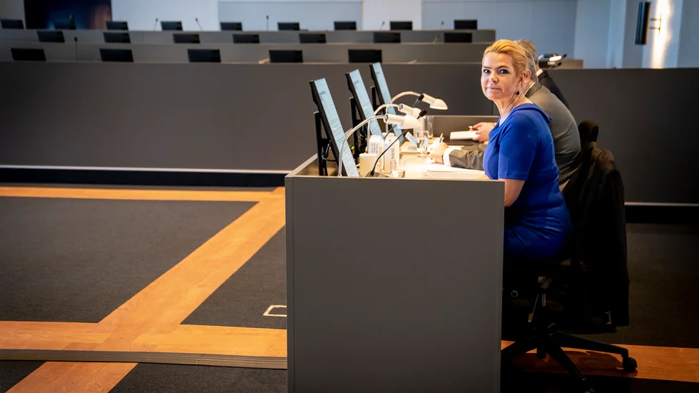 Den tidigare danska migrationsministern Inger Støjberg i rättssalen under riksrättens första förhandlingsdag.