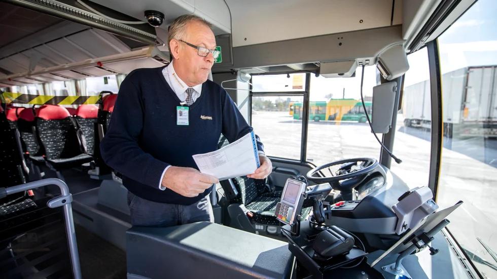 Fler borde upptäcka att kollektivtrafiken fungerar bra. På bilden busschaufför Mats Engström.