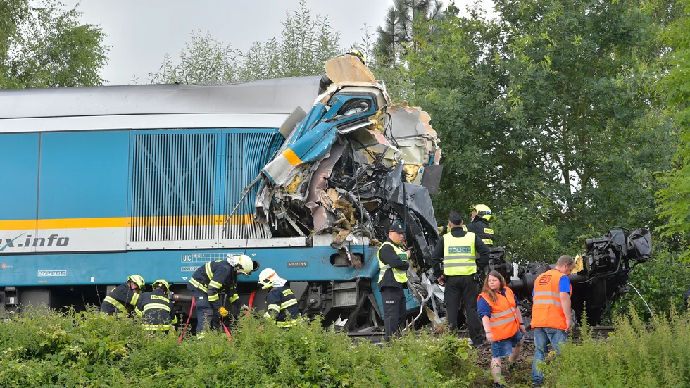Tågkraschen inträffade i västra Tjeckien, drygt tio mil sydväst om huvudstaden Prag.