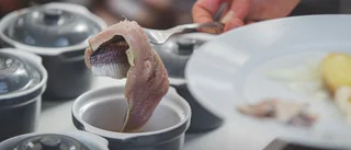 Sex personer deltog i årlig tradition