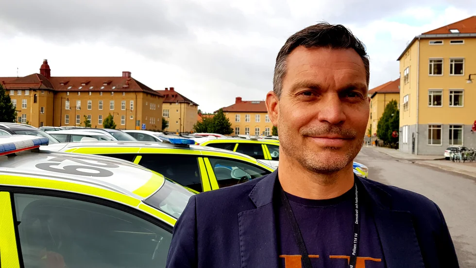 Kommissarie Daniel Axelsson anser att polisen måste vässa förmågan att lösa brott som begås på nätet. 