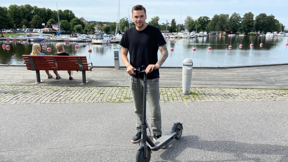 Adam Nilsson, 22, valde att återvända till Strängnäs och dess innebandyklubb efter bara ett år med topplaget Växjö. "Jag ska tillbaka till SSL, jag vill spela där med Strängnäs", säger han och syftar på Svenska superligan.