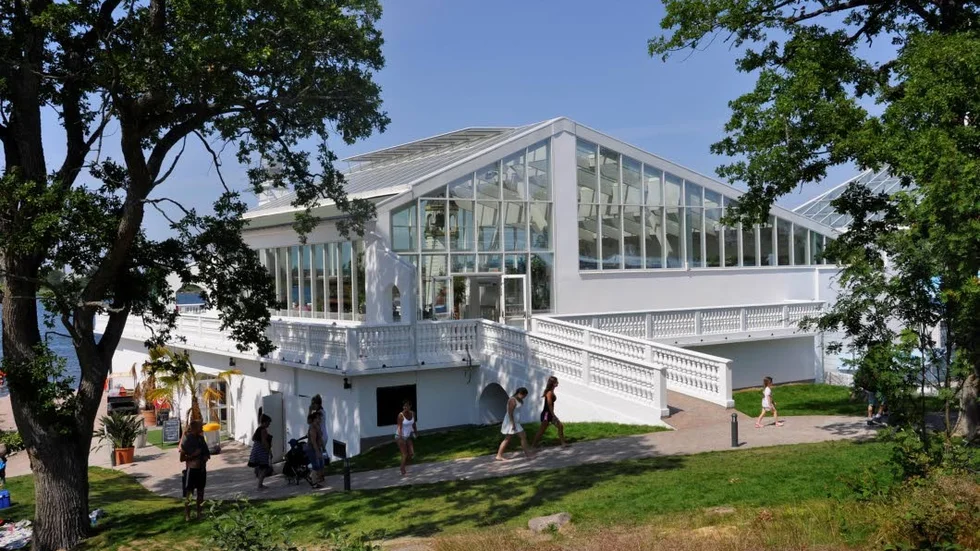 Omstridd verksamhet. Kommunägda Lysingsbadet driver flera restauranger och kaféer. Det har fått branschorganisationen Visitas att reagera.