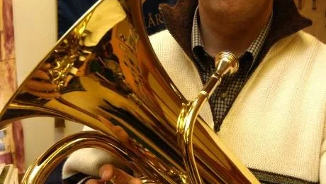 På lördag kommer Per-Erik Dahl och de andra i Överums musikkår att bjuda på en barnkonsert i Överums sporthall.