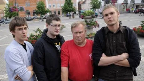 Marcus Jansson, Christian Römberg, Ove Gustavsson och Johannes Regell från Socialisterna tänker protestera på måndag mot förslaget att höja Västerviks kommunpolitikers löner.Foto: Anders Steiner