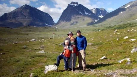 Familjen Jobeus på vandring i Kebenekaisemassivet.