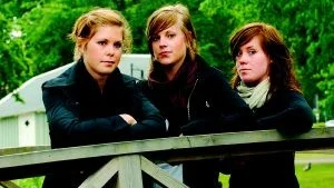 Tänker sig för. Elin Gustafsson, Louise Lagesson och Frida Edelswärd Sneitz, tänker sig för när de rör sig ute mörka kvällar och nätter.  Foto: Elin Lundholm