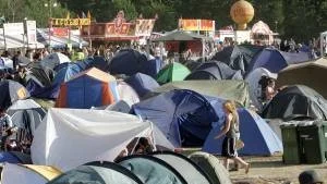 På torsdagen drog Hultsfredsfestivalen igång. Något regn syntes inte till - åtminstone inte ännu.
Foto: Fredrik Sandberg/Scanpix