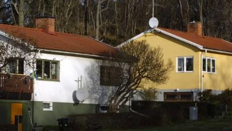 Sålt villan. Äldre som sålt huset med stor vinst efter många års ägande och flyttat till lägenhet kan drabbas hårt av uppskovsskatten. Foto: Hasse Holmberg/Scanpix