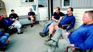 Nöjda. Personalen på Lysingsbadet har inte haft något emot att en kommunal bolagisering sker. Personalen här representerad med Börje Gustafsson, Christian Karlsson, Lasse Landström, Jonas Wikström, Anders Johanson och Mikael Rehnqvist.  Foto: ELIN LUNDHOLM