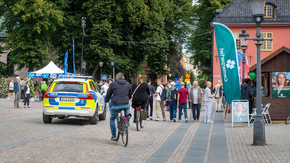 Tyvärr får partierna allt svårare att bemanna sina valstugor för varje val som går. Några har inga stugor överhuvudtaget. Det är talande - och ett bekymmer.