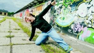 Danslärare inspirerad av gatan. I höst tar streetdansaren Angela över som danslärare på gymnasiet i Västervik.FOTO: MATTIAS AHLM