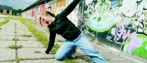 Angela bär dansen med sig överallt