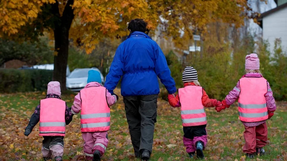 En liten grupp förskolebarn.