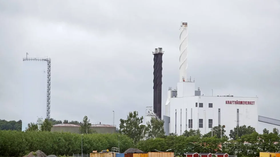 Varför så bråttom att sälja Ena energi, undrar Glen Ärnils.