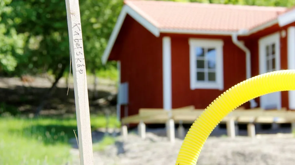 Byggboomen gör att handläggningstiderna för elinstallationer ärr långa hos alla elbolag.
