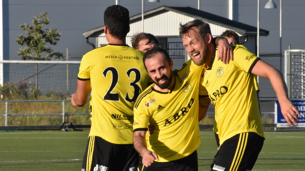 Vassa anfallare. Vimmerbys Mohammad Jafr och Rickard Thuresson är i topp i den lokala skytteligan. 