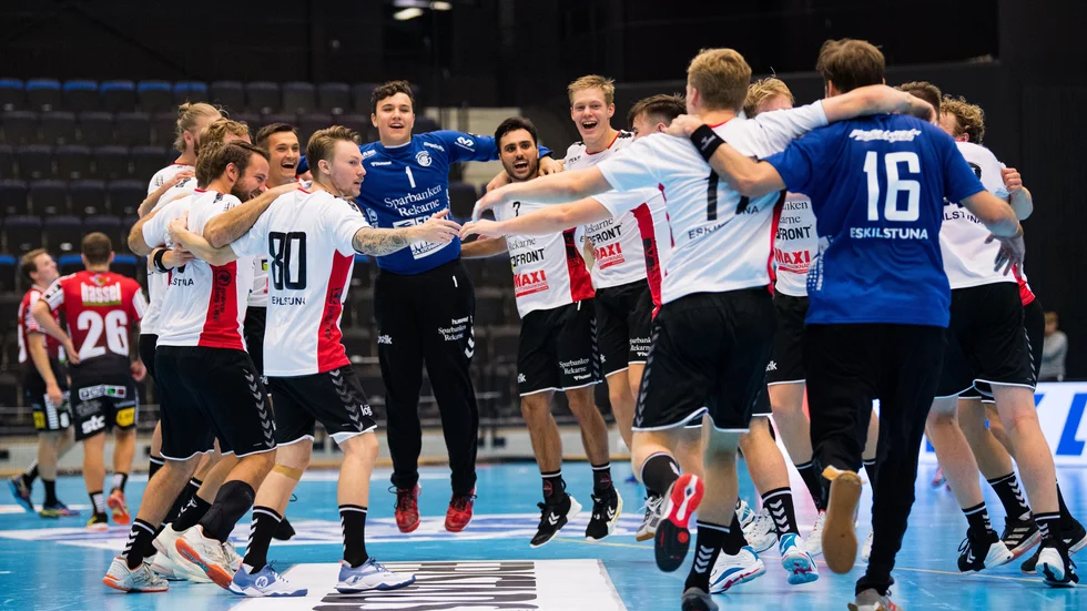 Daniel Freyr Andrésson med nummer 16 och hela Guif gjorde en kanonmatch borta mot IFK Ystad och vann rättvist i premiären.