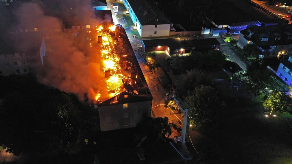 En brand härjade under tisdagskvällen ett flerfamiljshus i Skäggetorp i Linköping.
