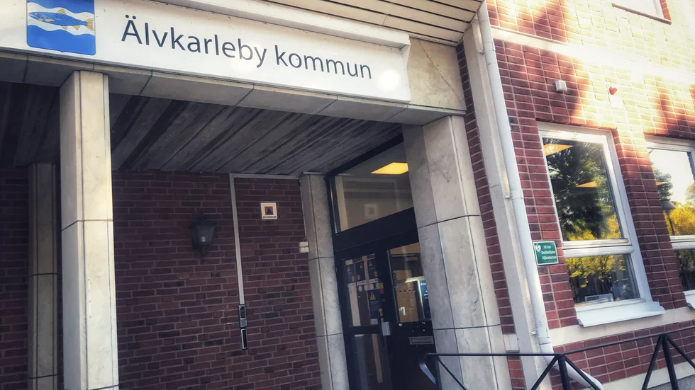 Två gånger per år, i maj och november, görs en genomgång av rutinerna inom personalgruppen. 