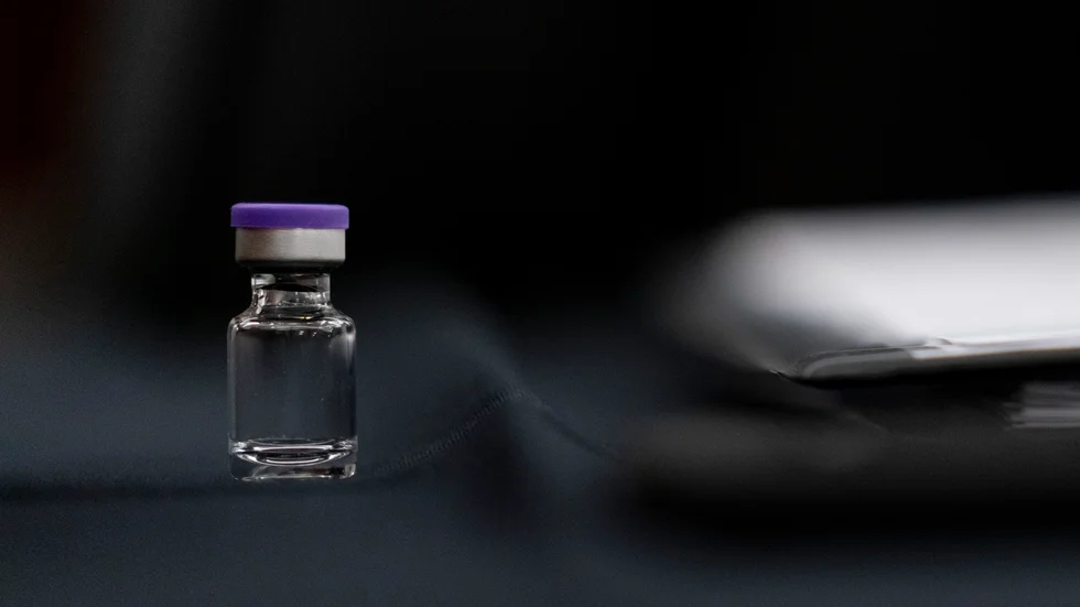 En behållare med läkemedelsbolaget Pfizers vaccin.
