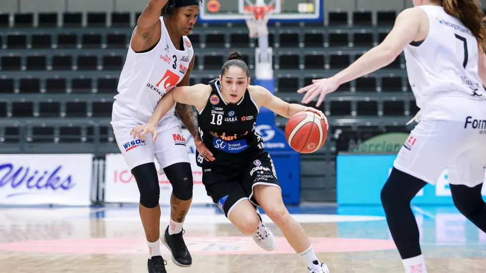 Debora Costa.