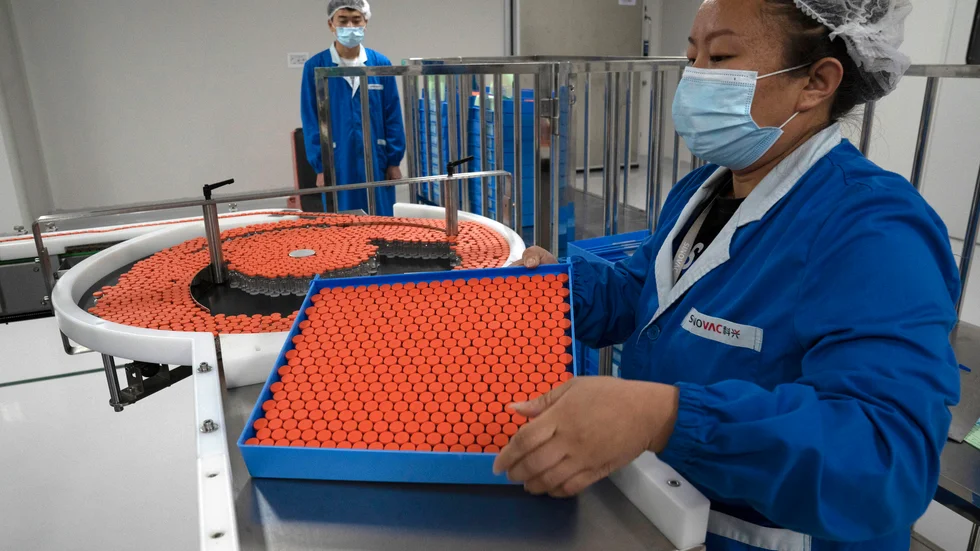 Vaccintillverkning på Sinovac i Peking. Bilden är från i oktober förra året.