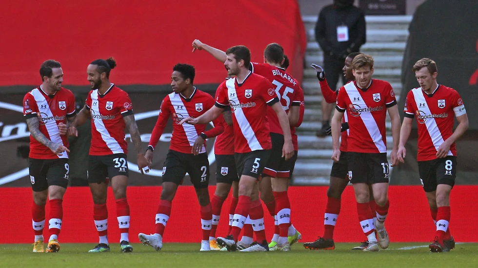 Southampton är vidare i FA-cupen efter Arsenals Gabriel Magalhaes självmål.