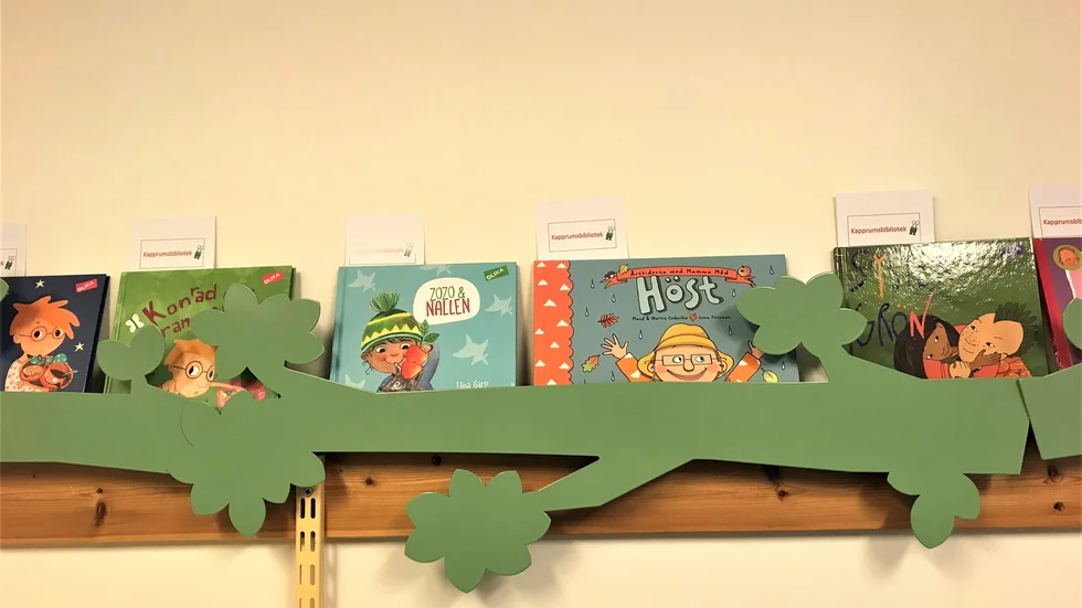 Nu förses förskolans korridorer förses med bibliotek. Först ut i Tierps kommun med att få så kallade kapprumsbibliotek blir förskolorna i Edvalla och Mehedeby.