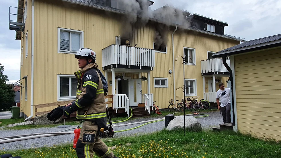 Det var i juli i år som en fastighet på Bergviken eldhärjades. En kvinna erkände och döms nu till fängelse.