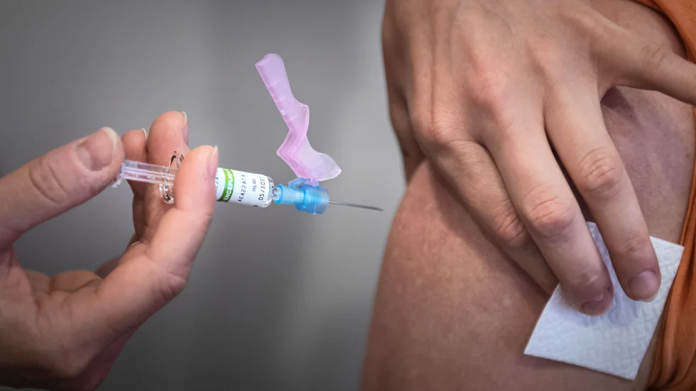 Vaccination är ett viktigt led i det förebyggande arbetet, men information anges som Regionens tyngsta försvar mot hepatit.