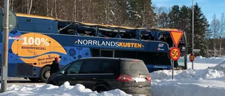 Skelleftetjej blev inlagd på sjukhus efter bussolyckan – berättar om skräckresan: ”Var glas överallt och alla skrek”