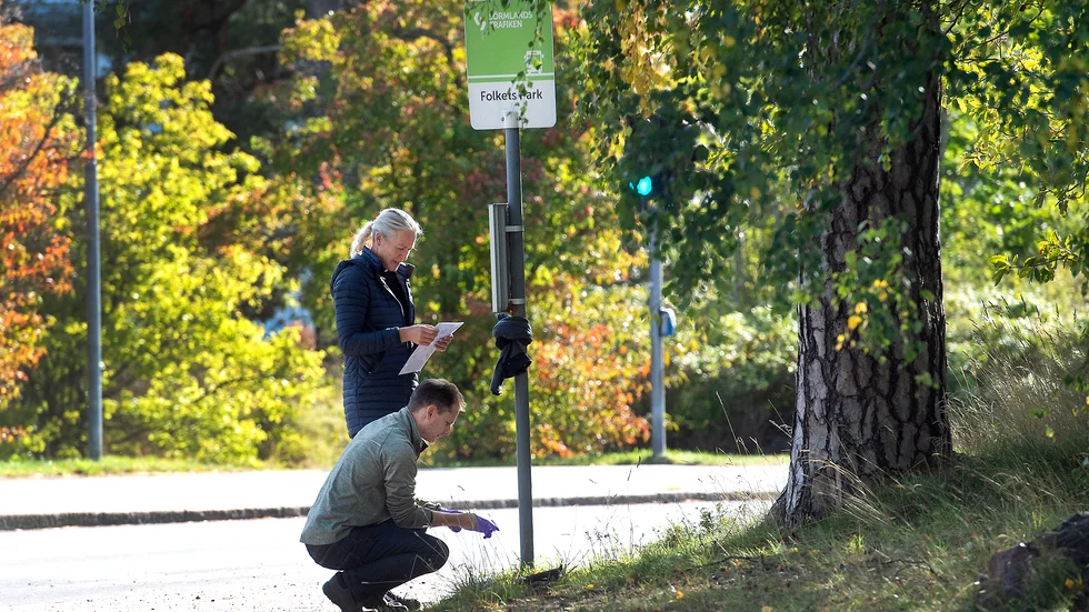 Det var här, vid Långbergsskolan, som en ung man sköts till döds under natten mellan torsdag och fredag.