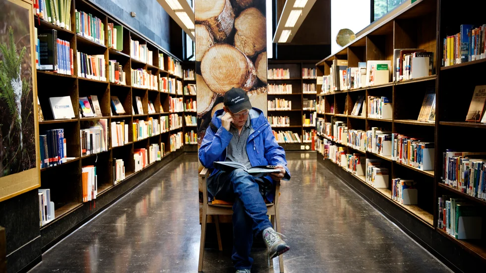Ett tillträdesförbud kan leda till att de värsta bråkmakarna kan portas från bibliotek och simhallar. Men den som vill motverka social oro får inte bara leta bland de mest hårdföra åtgärderna.
