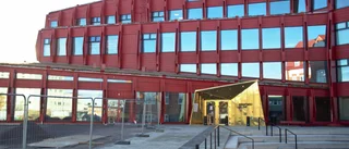 Här bemöts elevernas kritik av kommun och gymnasium