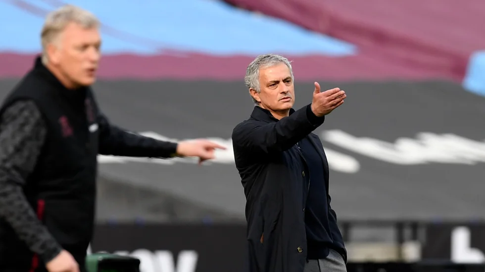 West Hams manager David Moyes och Tottenhams dito José Mourinho, som fick se sitt lag förlora åter igen.