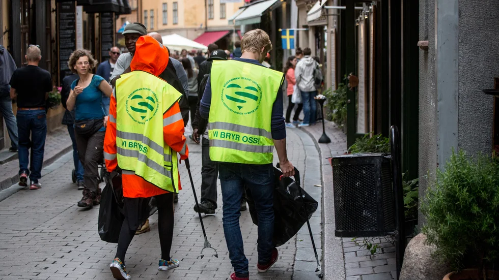 Att låta ungdomar plocka skräp i kommunen är ett exempel på lämpligt subventionerat sommarjobb, menar Mimmie Björnsdotter Grönkvist.
