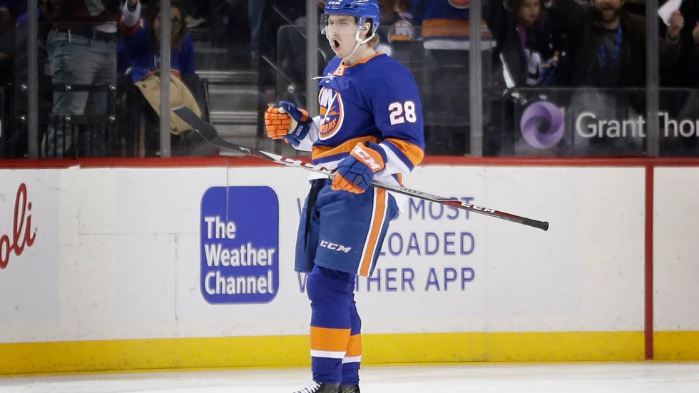 Sebastian Aho kallas in till New York Islanders innan slutspelet drar igång.