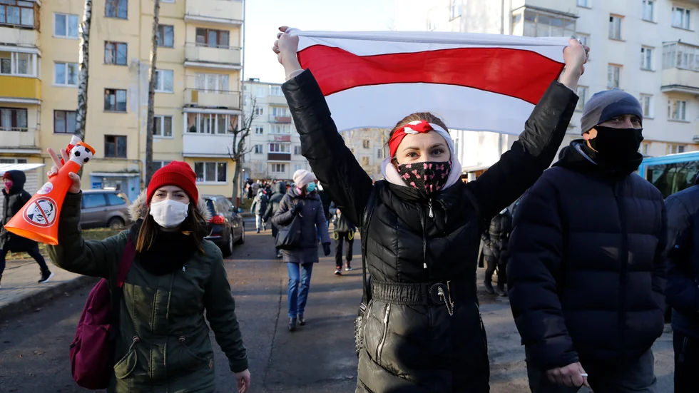 Sverige måste bojkotta ishockey-VM i Belarus som en protest mot förtrycket av landets befolkning.