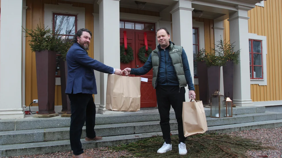 Patrik Johansson valde att hämta nyårsmiddagen på Dufweholms herrgård i år. Det är viktigt att stötta branschen, tycker han.