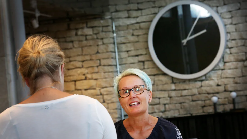 Folkhälsostrateg Veronica Hermann börjar forska för att försöka ta reda på hur ungdomar på Gotland egentligen mår. 