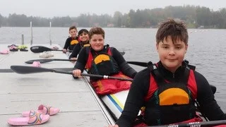 Silvergrabbar. Hemmaklubbens H14-lag paddlade till sig två SM-silver. I kanoten återfanns Oscar Hellgren, Rocky Månberg, Samir Alia och Dmitrij Tinins.