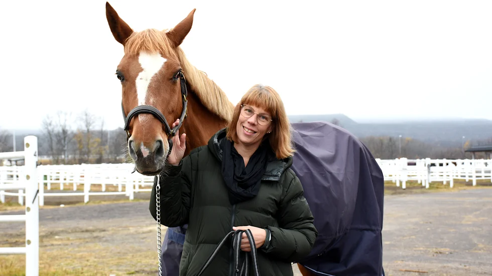 "Det är klart att vi reagerade på hans uttalande", säger Jenny Lindberg, ordförande Kiruna ridklubb, om Stefan Sydbergs (M) uttalande om driften av stallet.