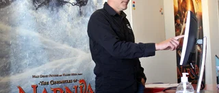 Bion öppnar med film där lokal skådis spelar
